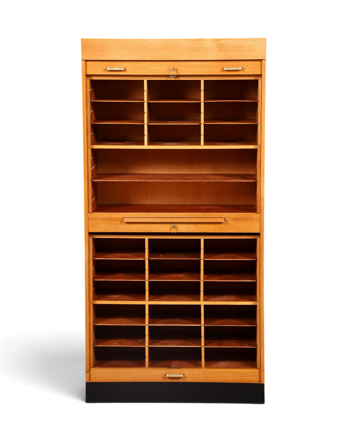 Hauptstadt Möblerei Mid Century Rollladenschrank aus Holz im Bauhaus Stil mit vielen Fächern und abschließbaren Türen
