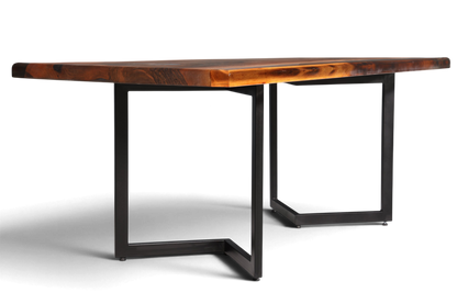 Hauptstadt Möblerei River Table aus massivem Nussbaumholz mit schwarzem Metallgestell für das Esszimmer