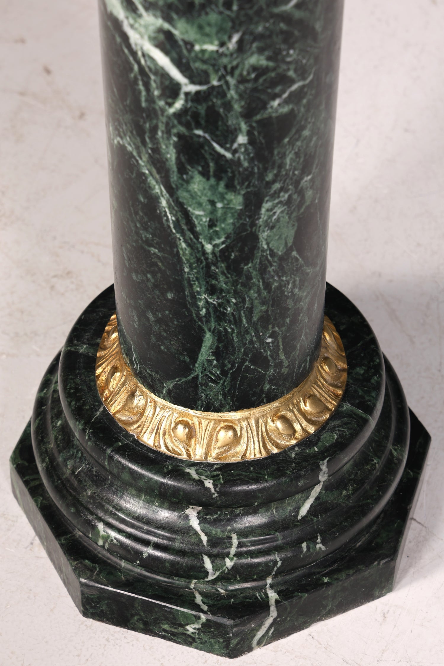 Wunderschöne Barock Stil Säule Louis XV Marmor Blumensäule Naturstein Sockel Ablage