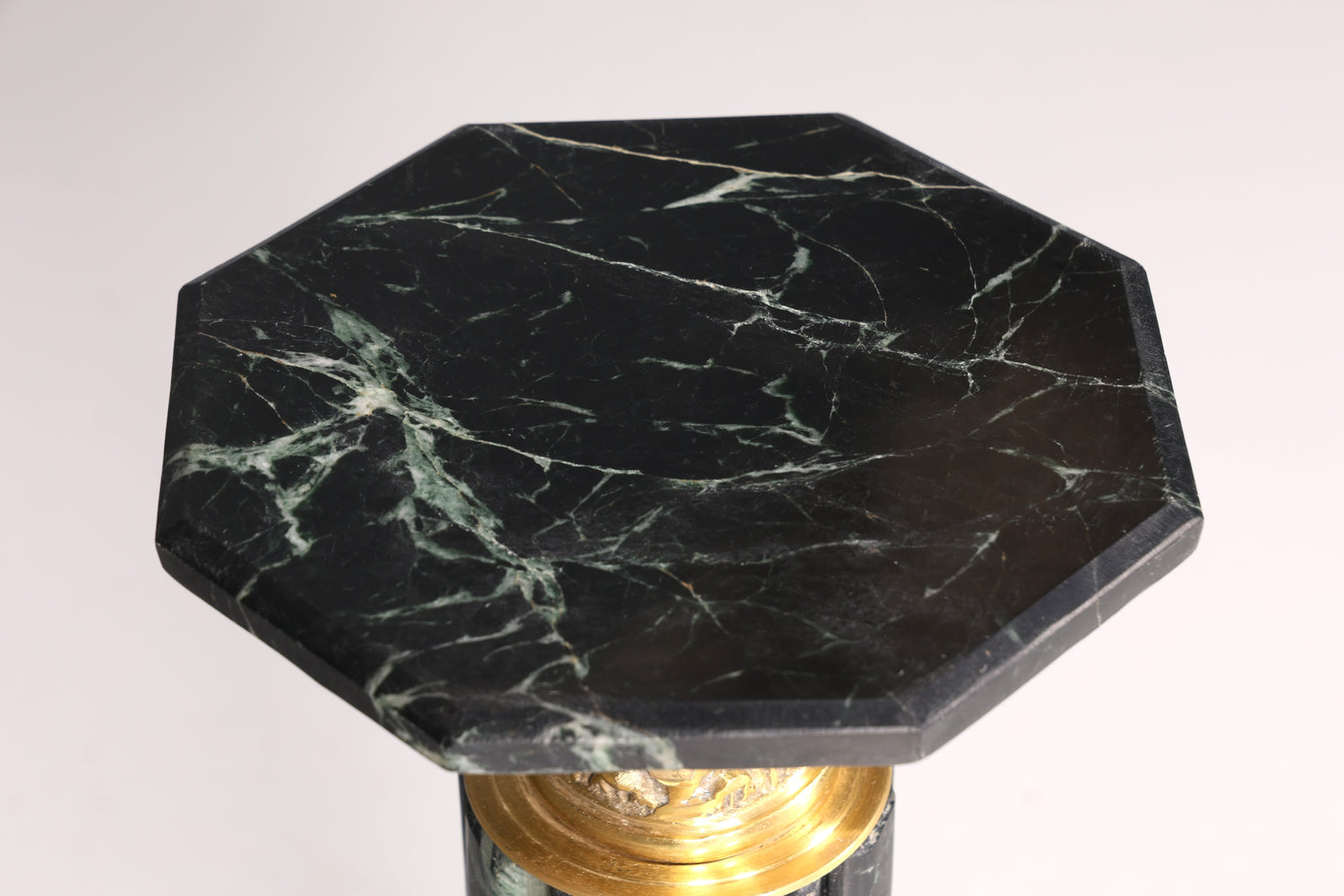 Wunderschöne Barock Stil Säule Louis XV Marmor Blumensäule Naturstein grün Sockel Ablage