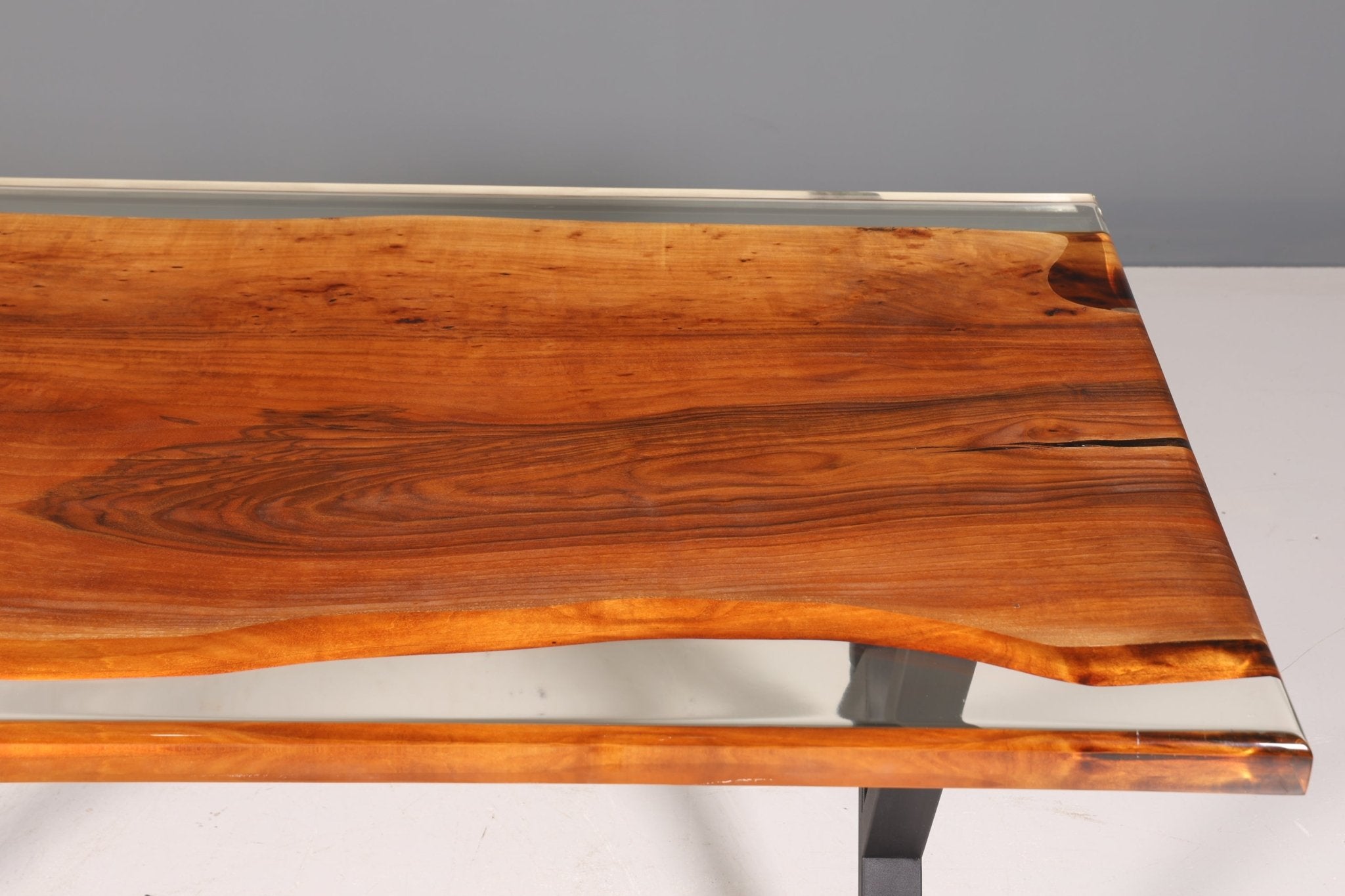 Beeindruckender Epoxidharz Tisch 180-90cm Nussbaum Esszimmer Tisch River Table Epoxy Küchentisch