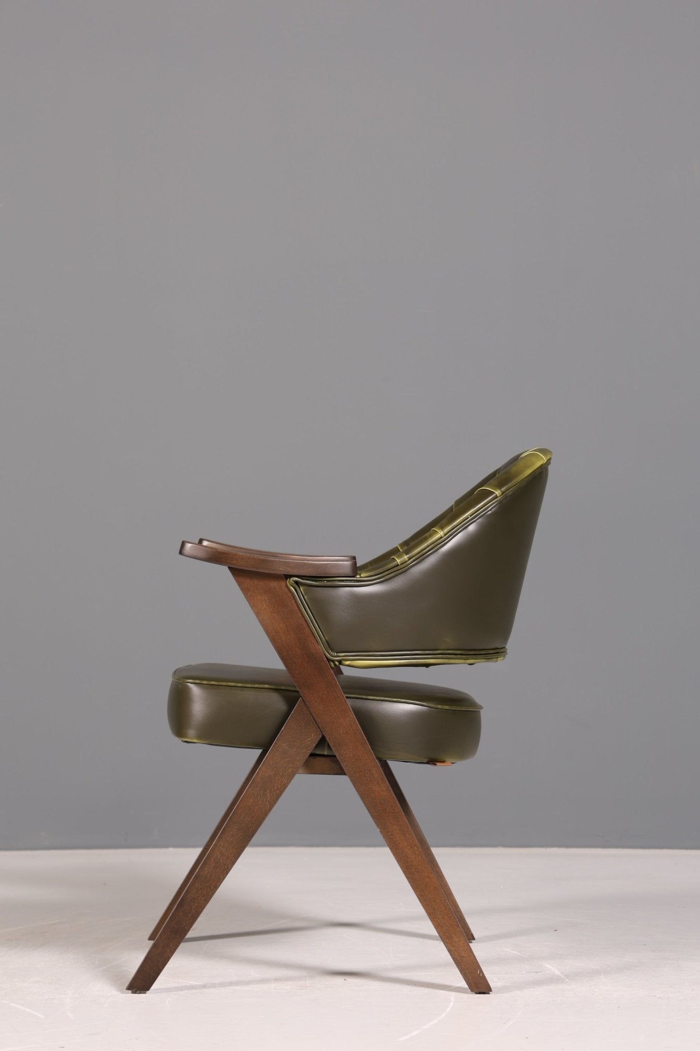 Luxuriöser &quot;Manchester Green&quot; Stuhl Esszimmerstuhl Lounge Stuhl im Chesterfield Design Bürostuhl