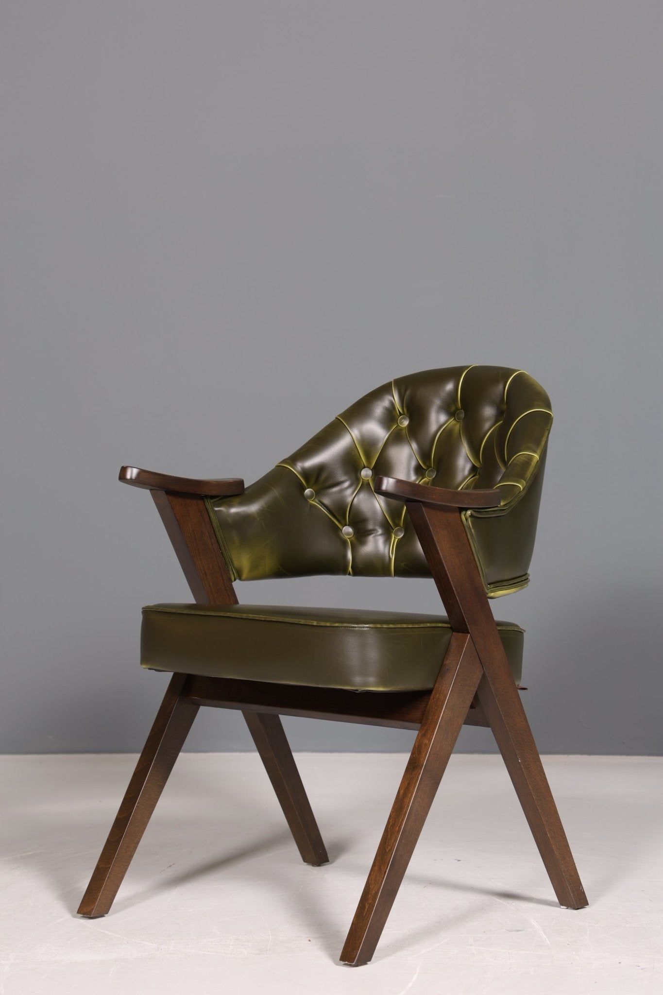 Luxuriöser &quot;Manchester Green&quot; Stuhl Esszimmerstuhl Lounge Stuhl im Chesterfield Design Bürostuhl