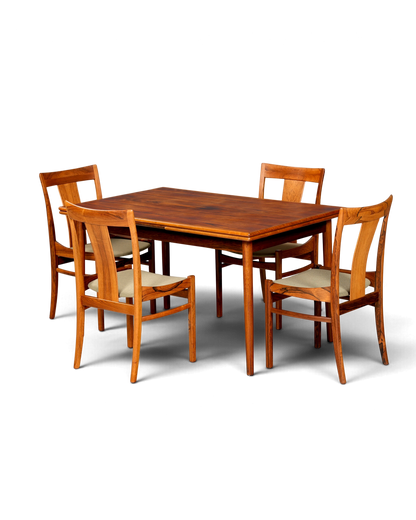 Hauptstadt Möblerei Esstisch-Set aus Palisanderholz mit vier Stühlen und beigefarbenen Stoffpolstern im Mid-Century-Stil