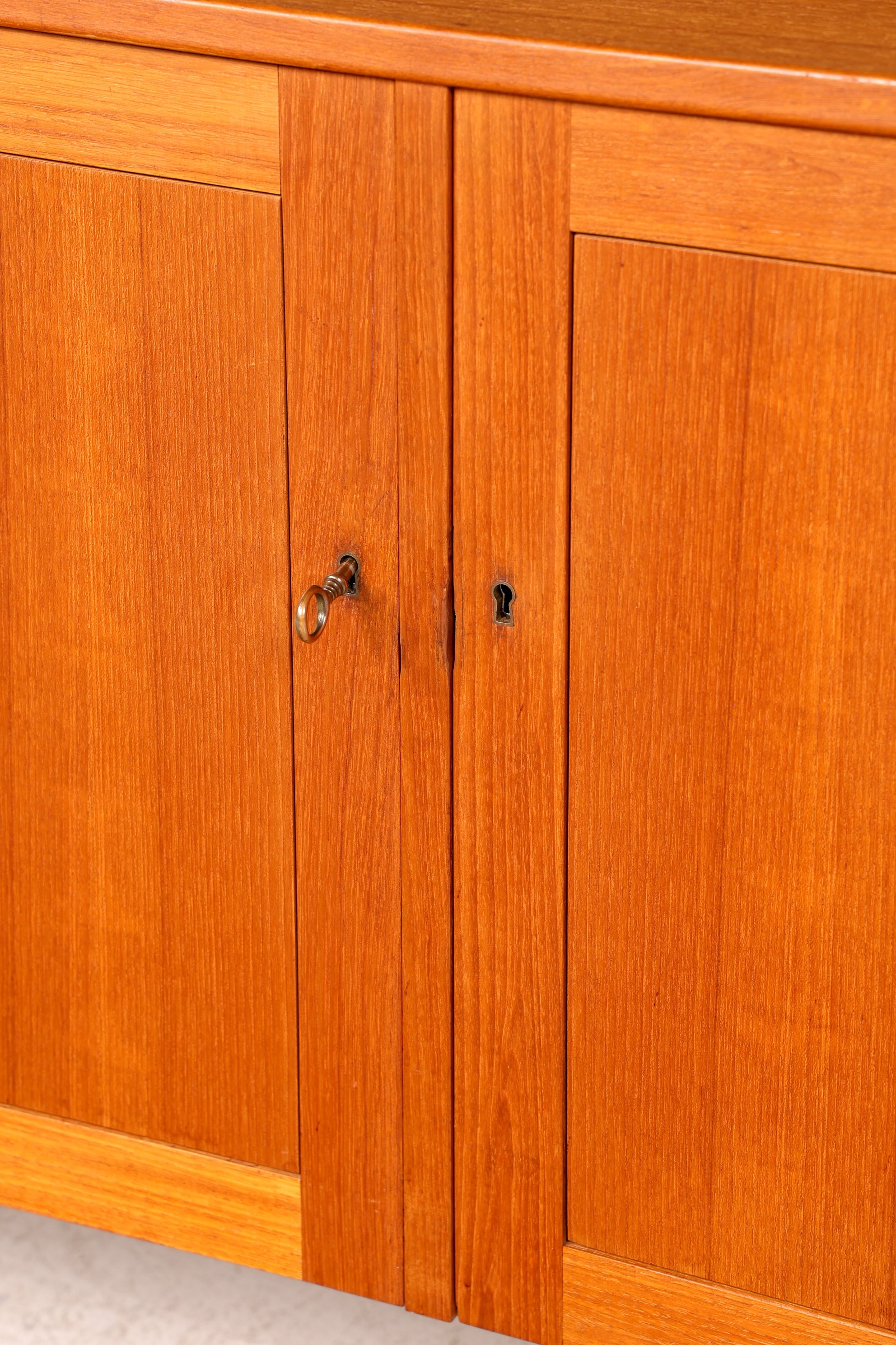 Wunderschönes Mid Century Sideboard Teak Holz Vintage Schrank Retro 60er Anrichte Danish Design TV Schrank