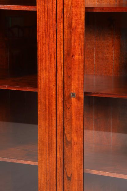 Wunderschöne Vitrine im englischen Stil Englische Bücherschrank Antik Stil Glasvitrine Buffet Holz Schrank