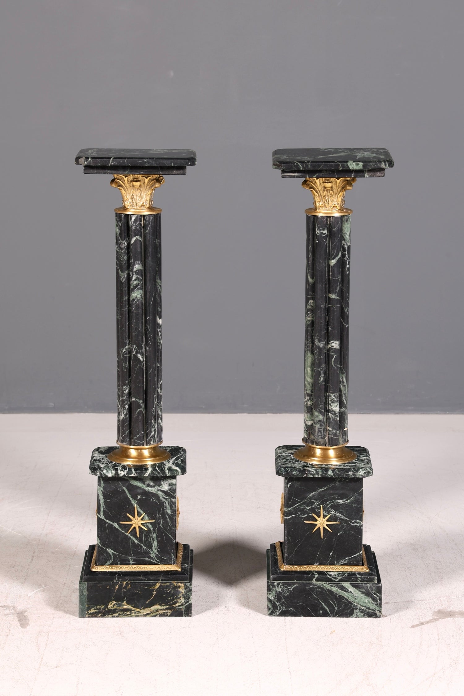 Traumhafte Barock Stil Säule Louis XV Marmor Blumensäule Naturstein Sockel Ablage