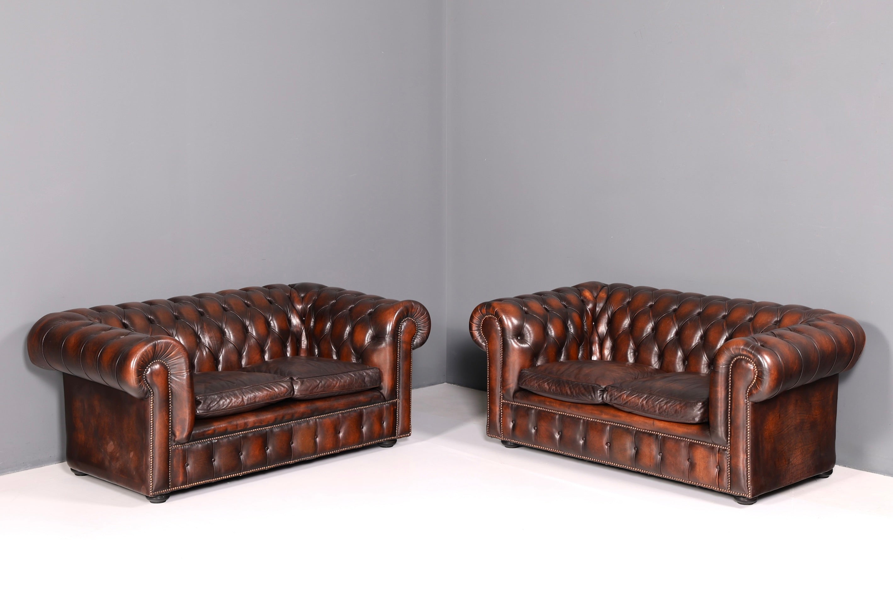 Wunderschönes Original Chesterfield Sofa 2-Sitzer Couch Echt Leder Englisch Polstersofa
