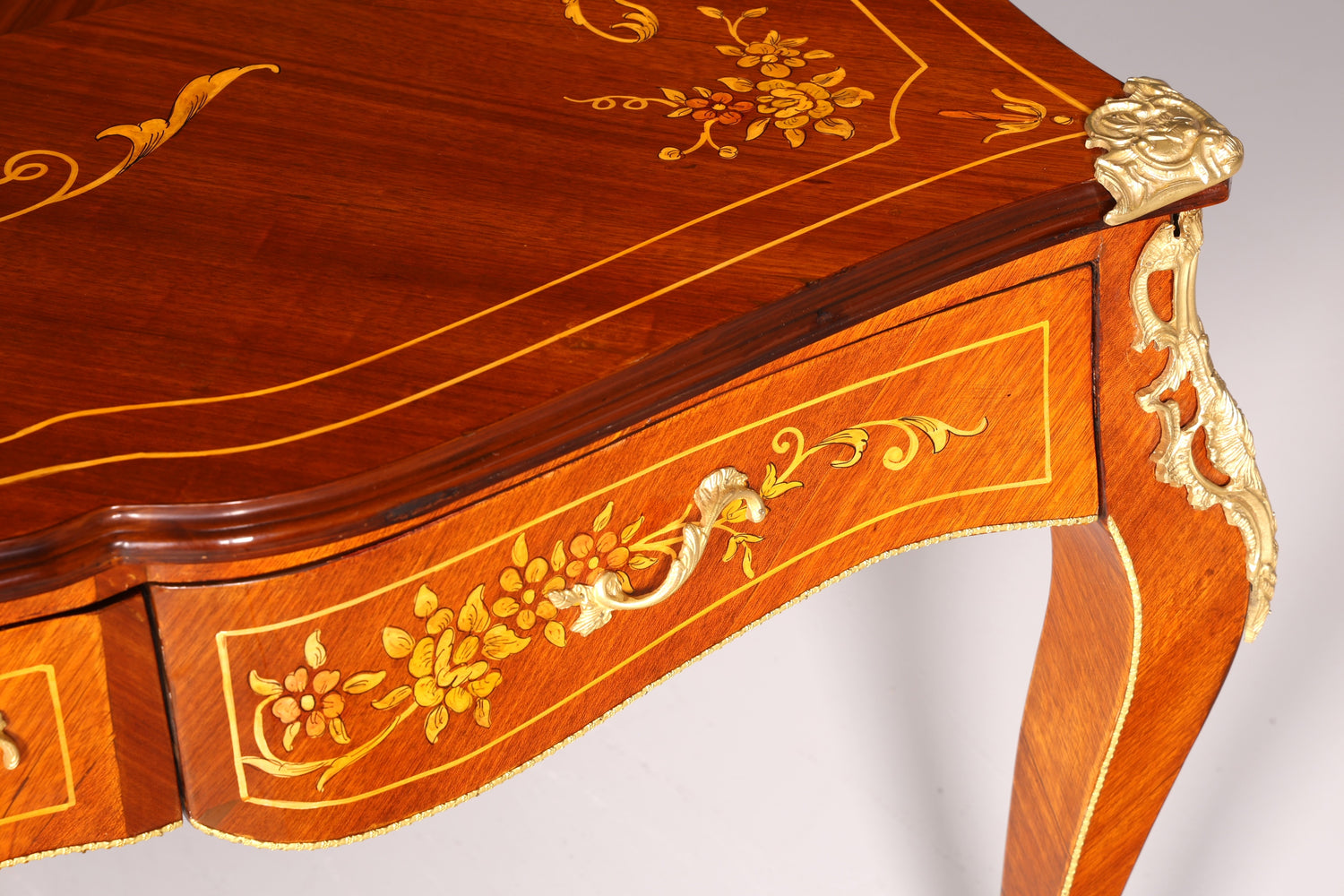 Prächtiger XXL Louis XV Stil Schreibtisch French Desk Antik Intarsien Bürotisch Office Table