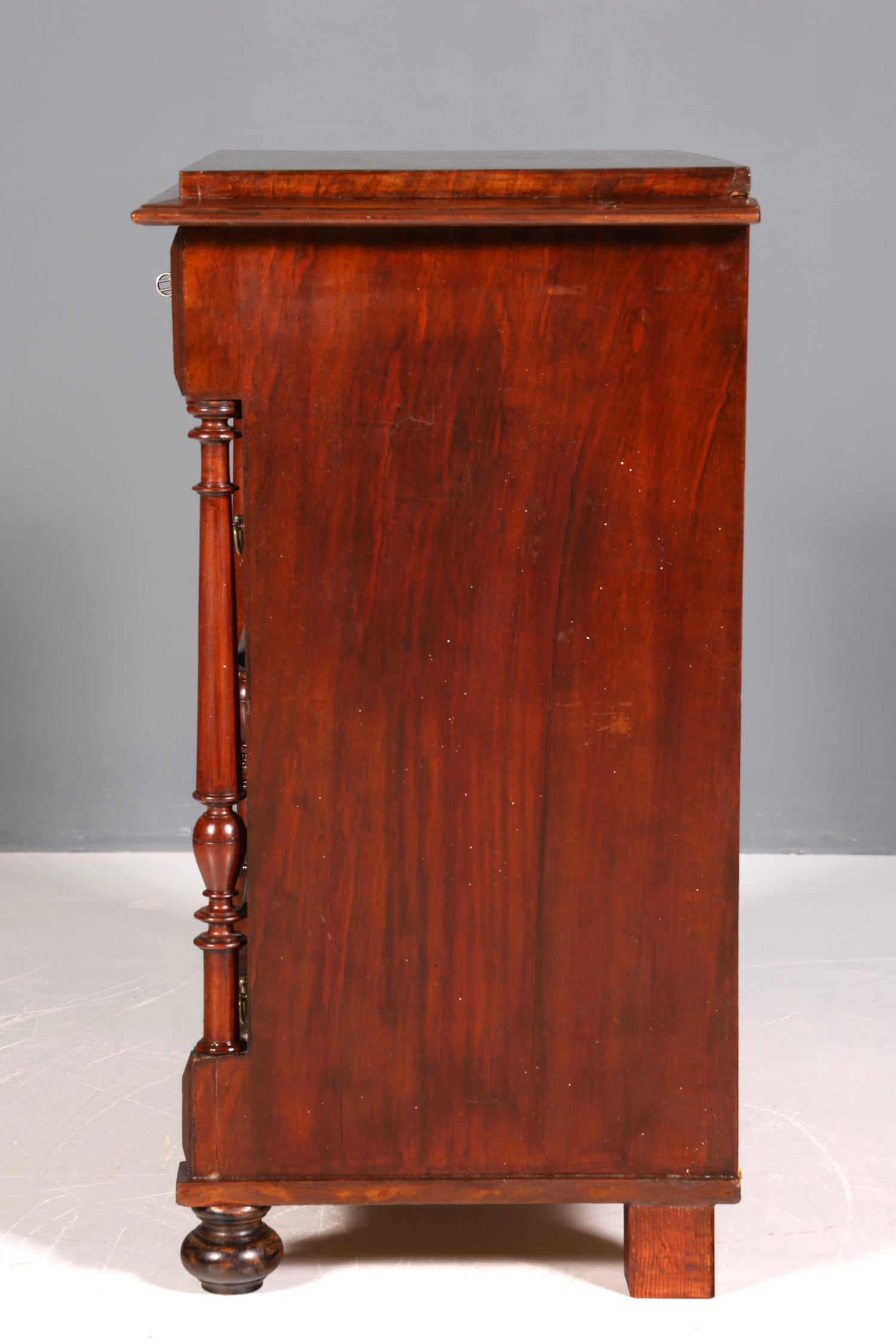 Wunderschöne Gründerzeit Kommode Louis Philippe Nussbaum Schubladenkommode um 1880