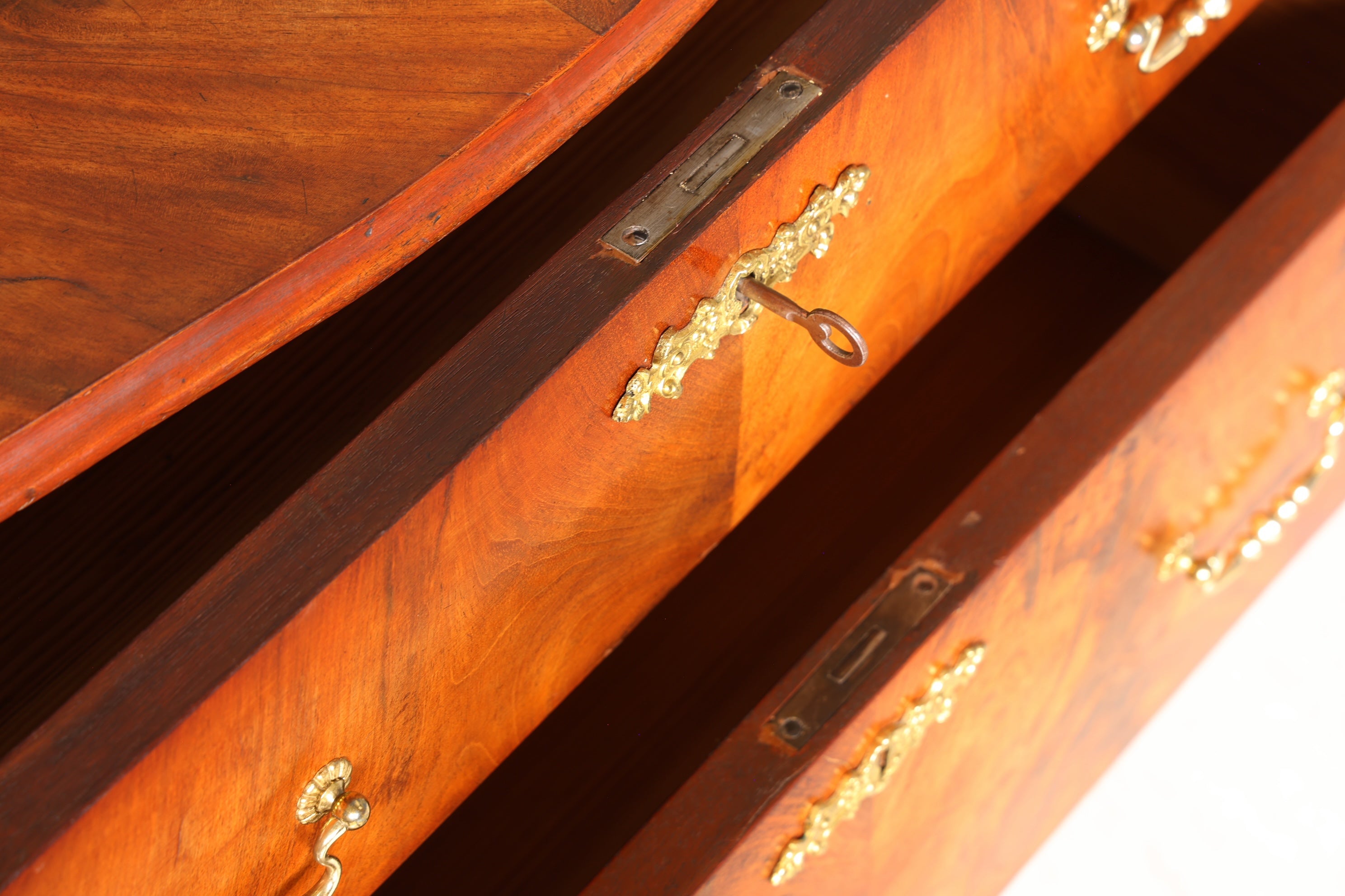 Traumhafte Louis Philippe Kommode Nussbaum Gründerzeit Schubladenkommode um 1890